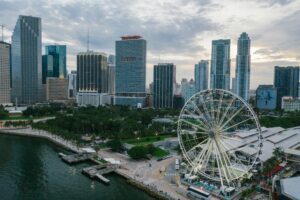 Cuánto cuesta vivir en Miami en 2026: análisis real de gastos mensuales y decisiones financieras inteligentes